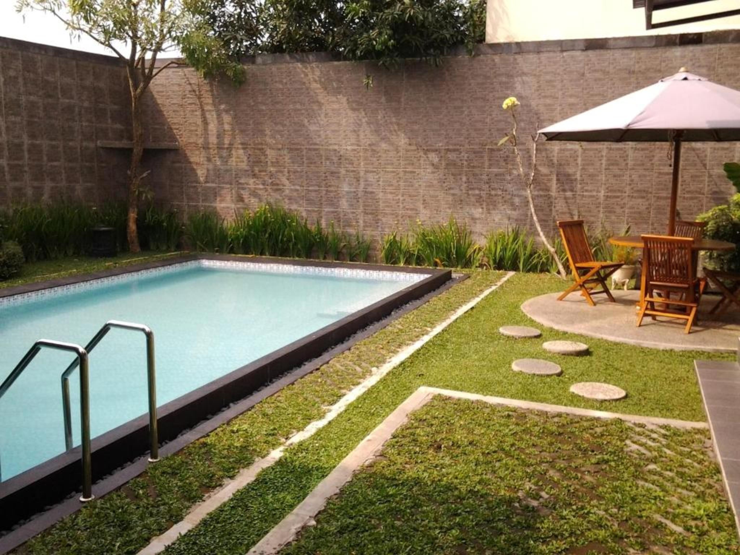 Rumah Anda Guest House By Zuzu Bandung Exteriér fotografie